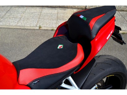 CSSF01- STREETFIGHTER V4 SEAT COVER RIDER